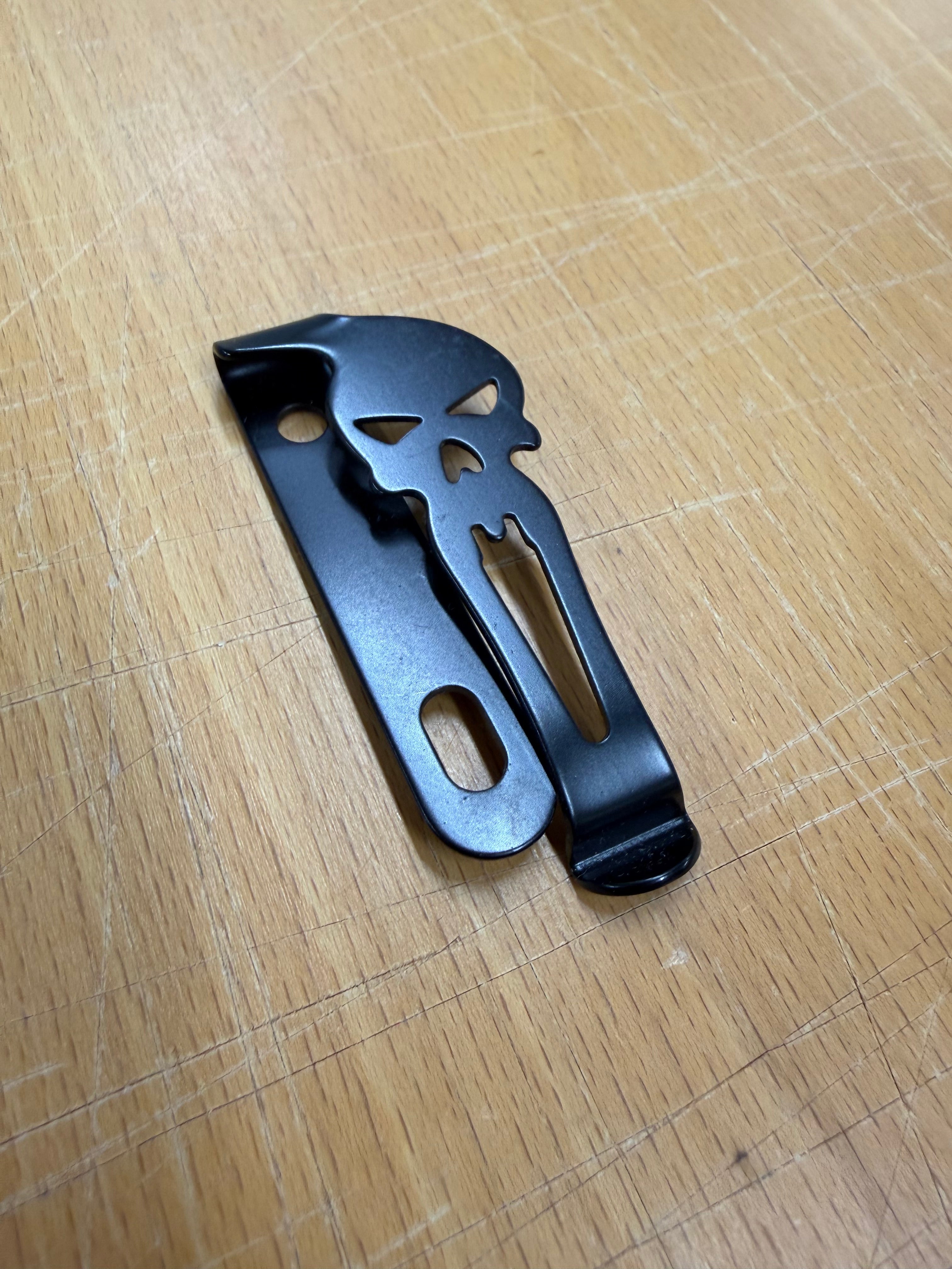 Belteklips i stål - Skull