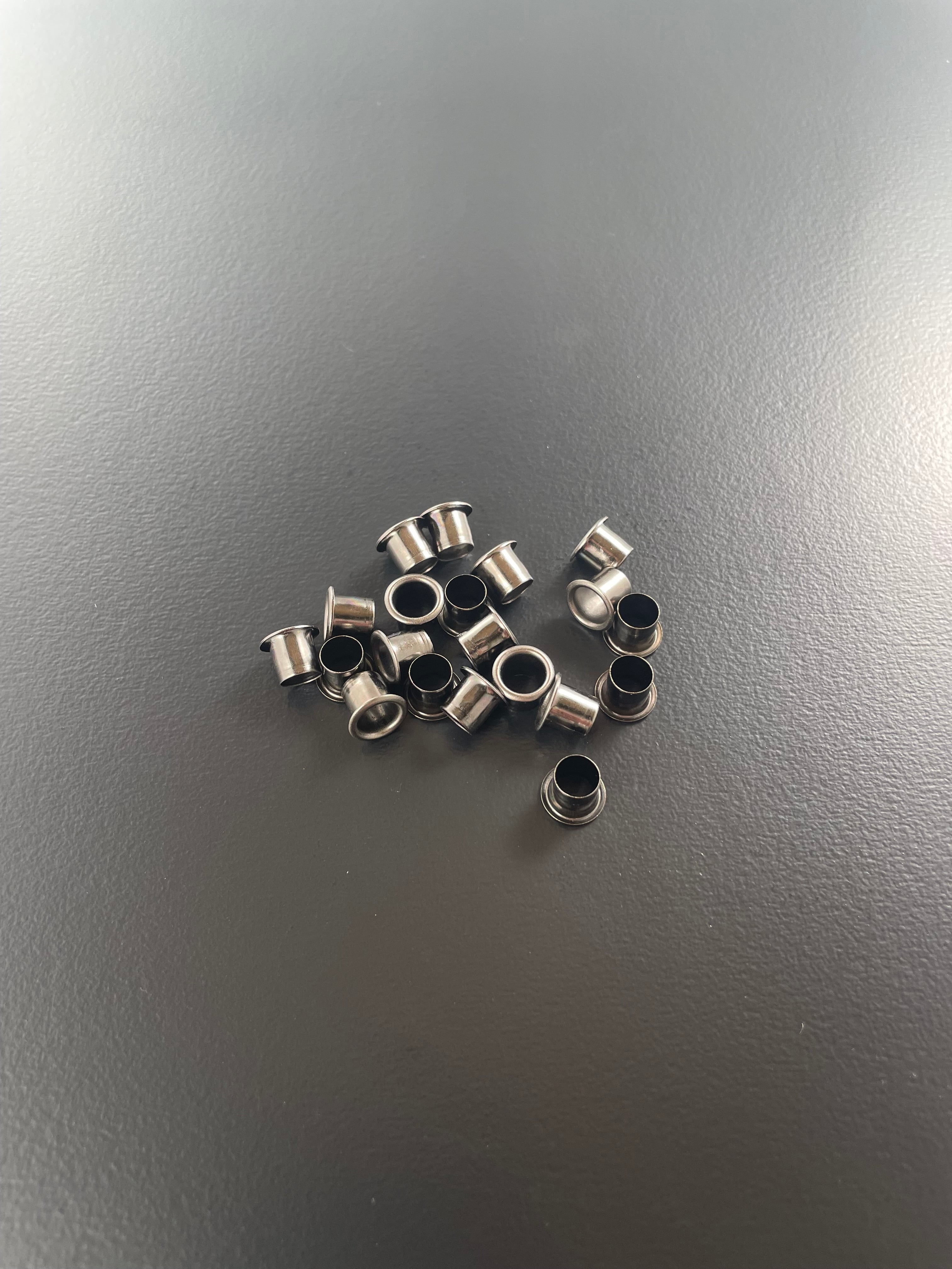 1/4” öljetter för KYDEX (200 st)
