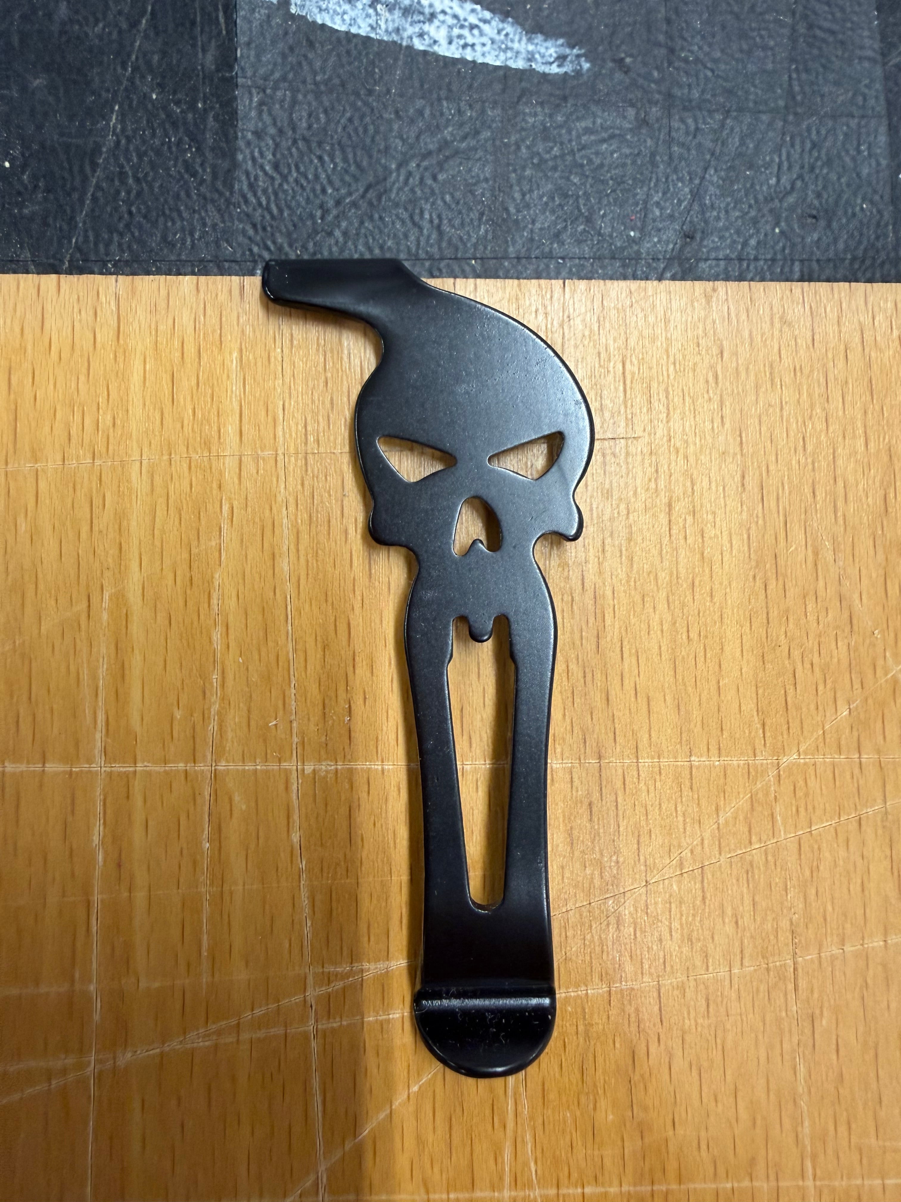 Belteklips i stål - Skull