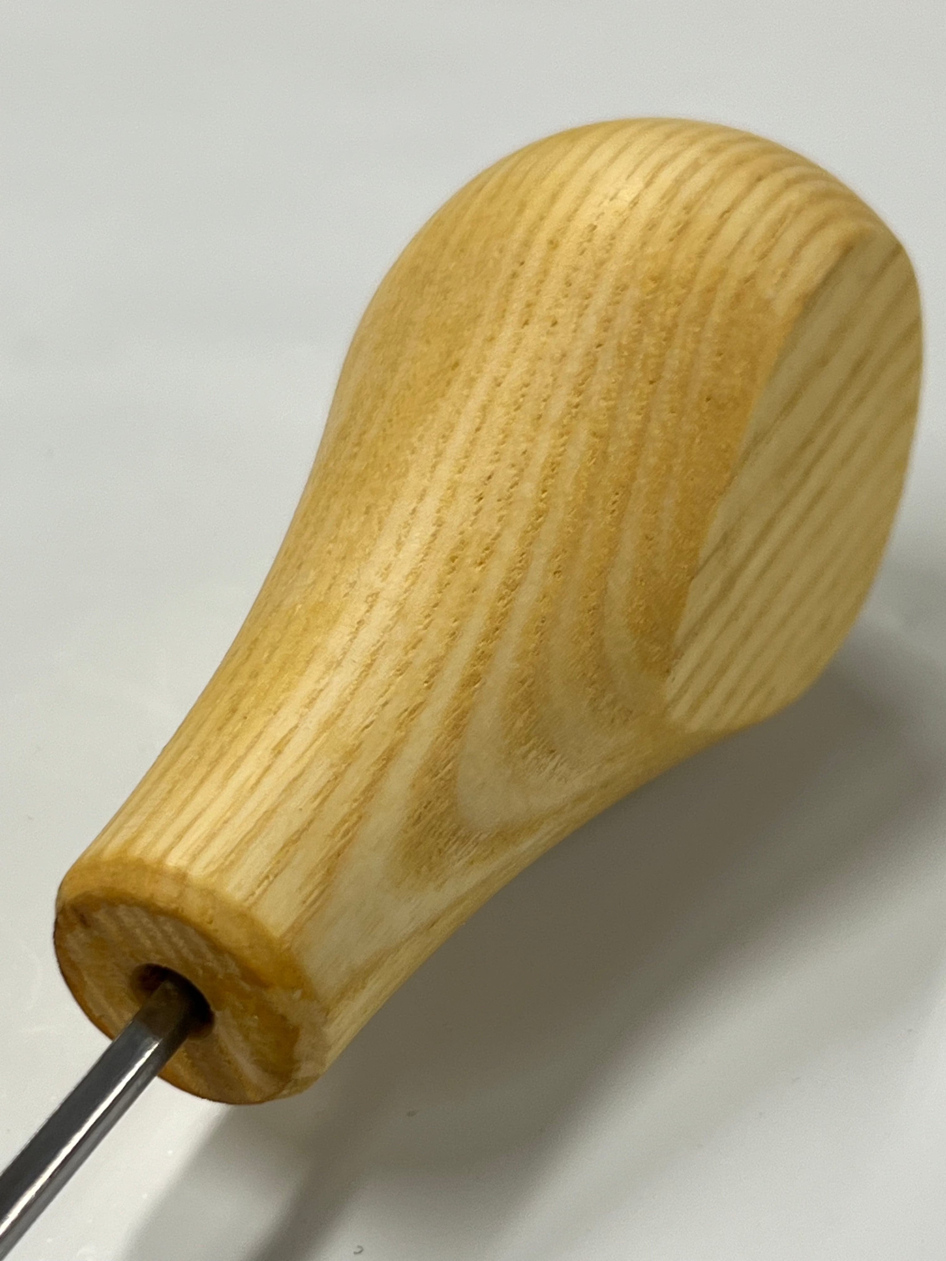 Träsniderijärn 75x2mm rak rundad mejsel P10/02 med kulhandtag