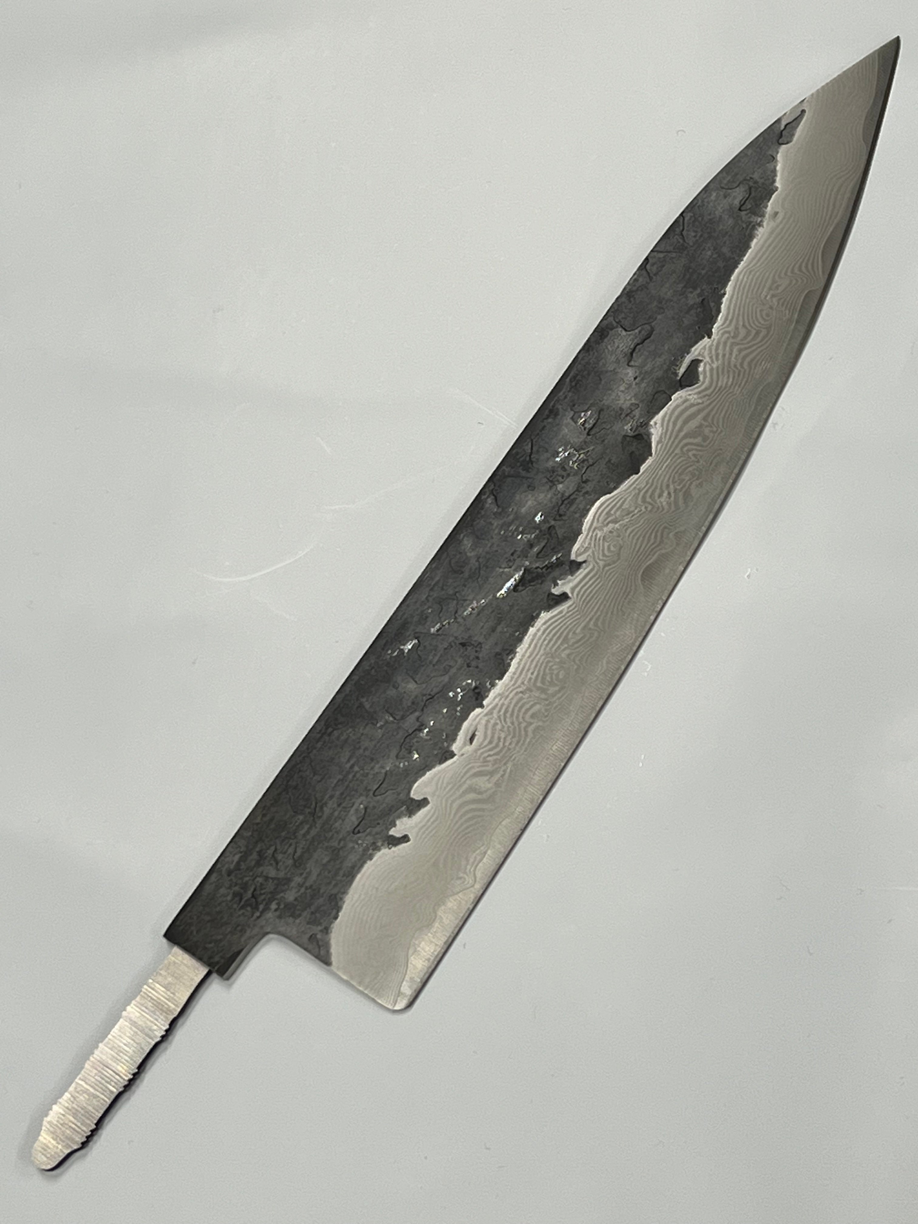 Kockkniv 200mm VG-10 Svart Brute de forge Damascus