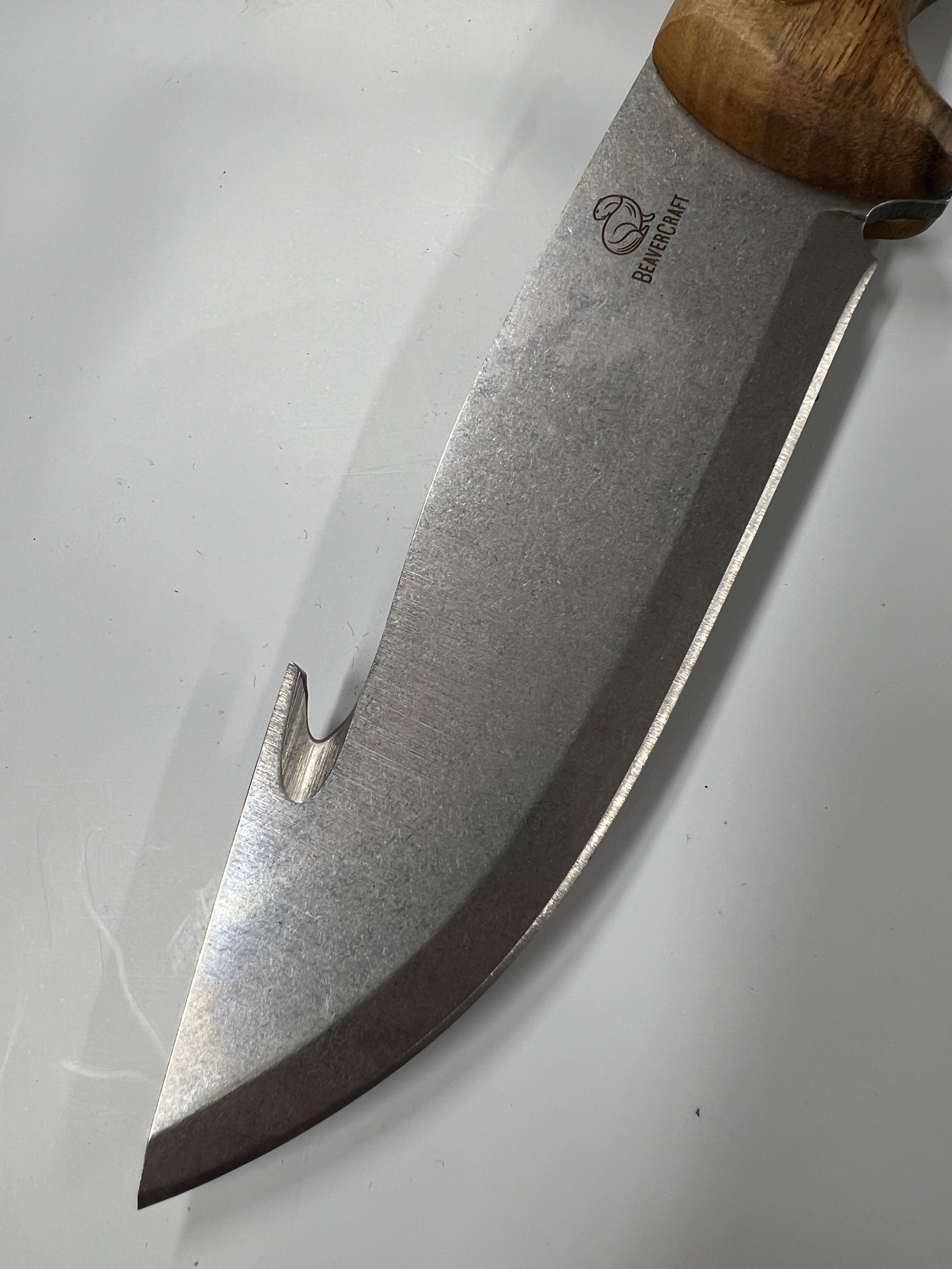Jaktkniv med magöppnare GTK1 med läderslida