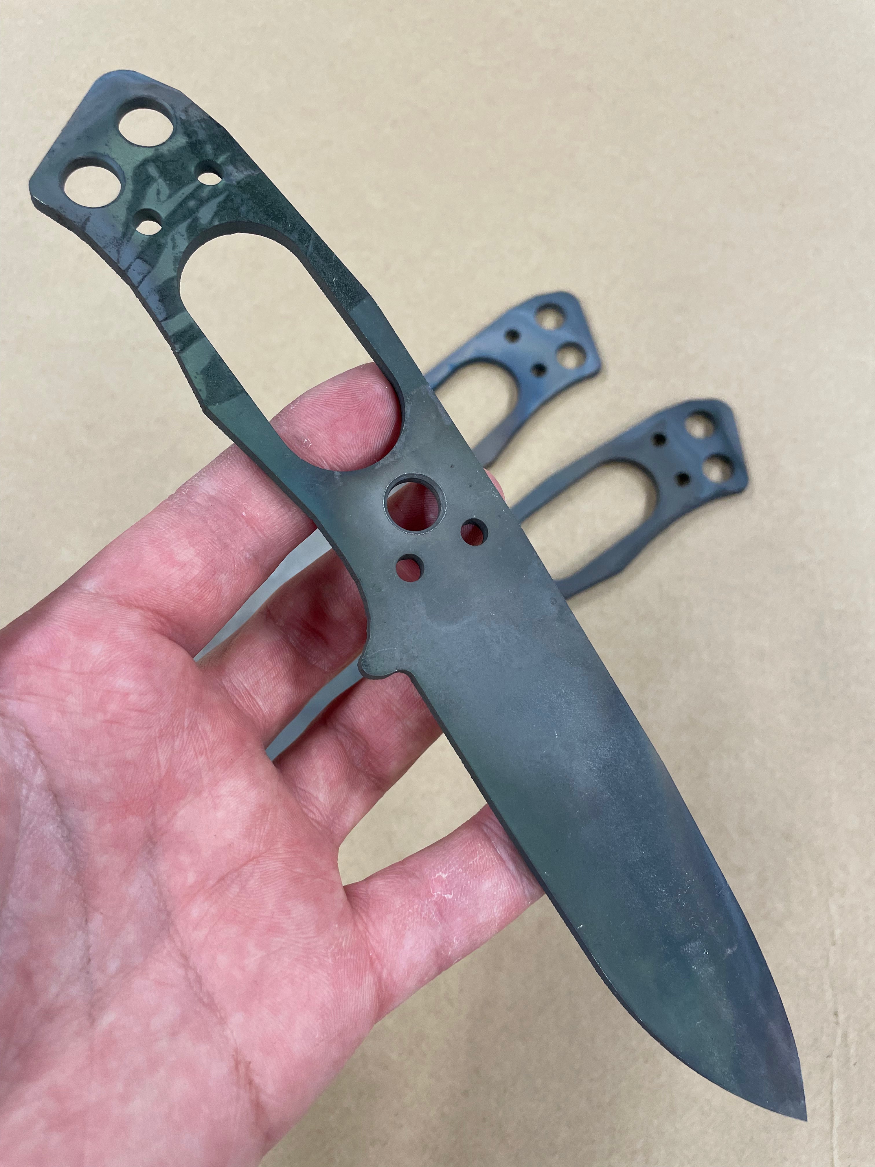 Hardened unsharpened stainless blade (AEBL)