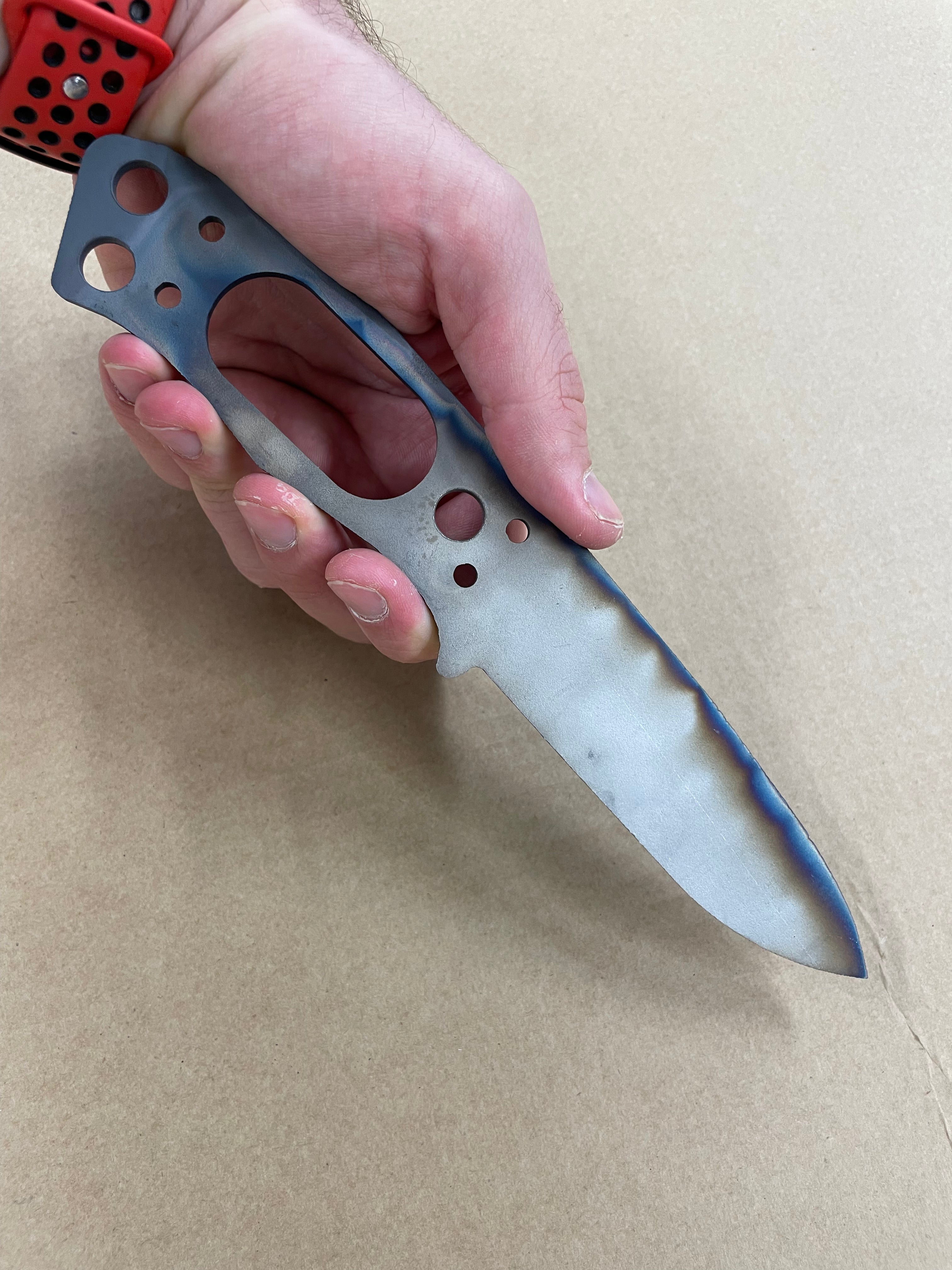 Hardened unsharpened stainless blade (AEBL)