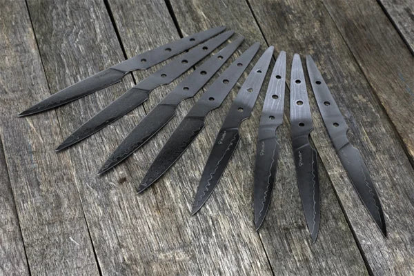 Raffir Scandinavian Dining steakknivblader i begge ståltyper