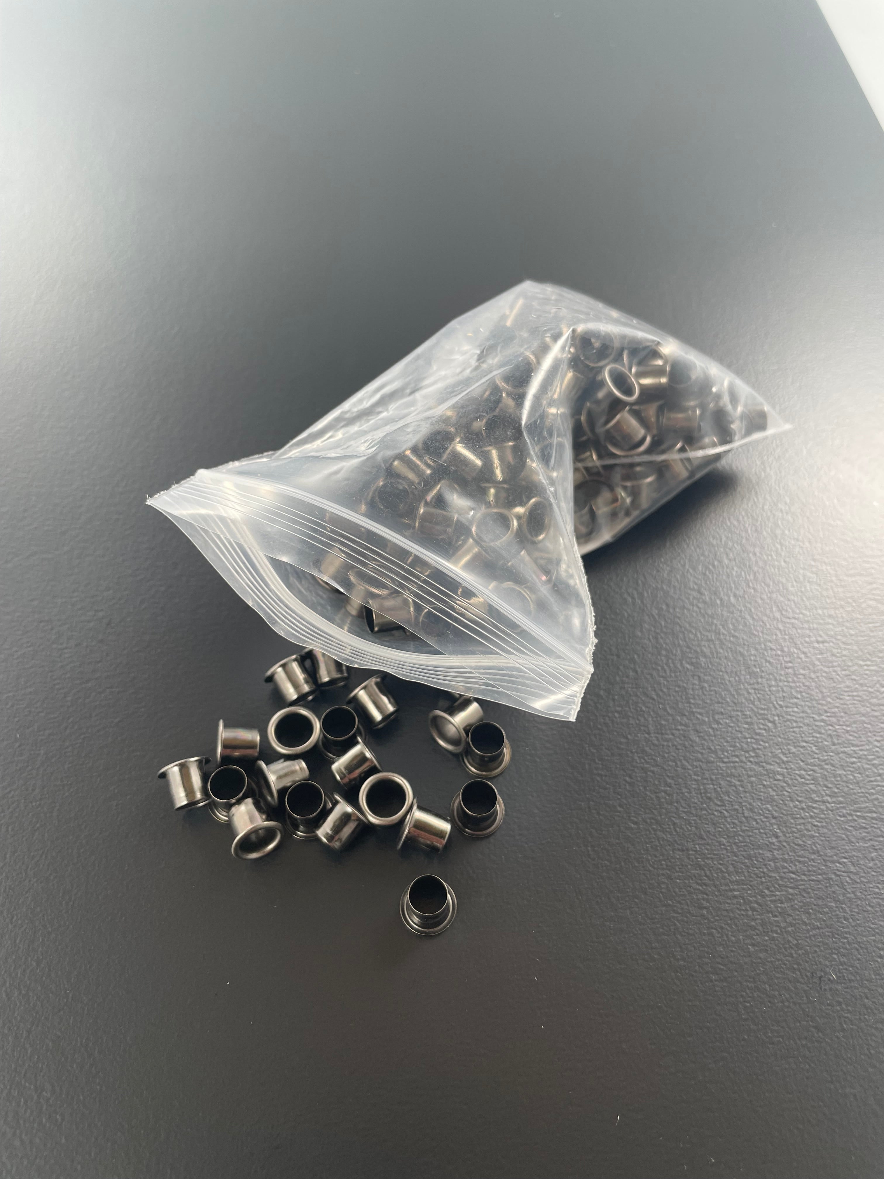 1/4” öljetter för KYDEX (200 st)