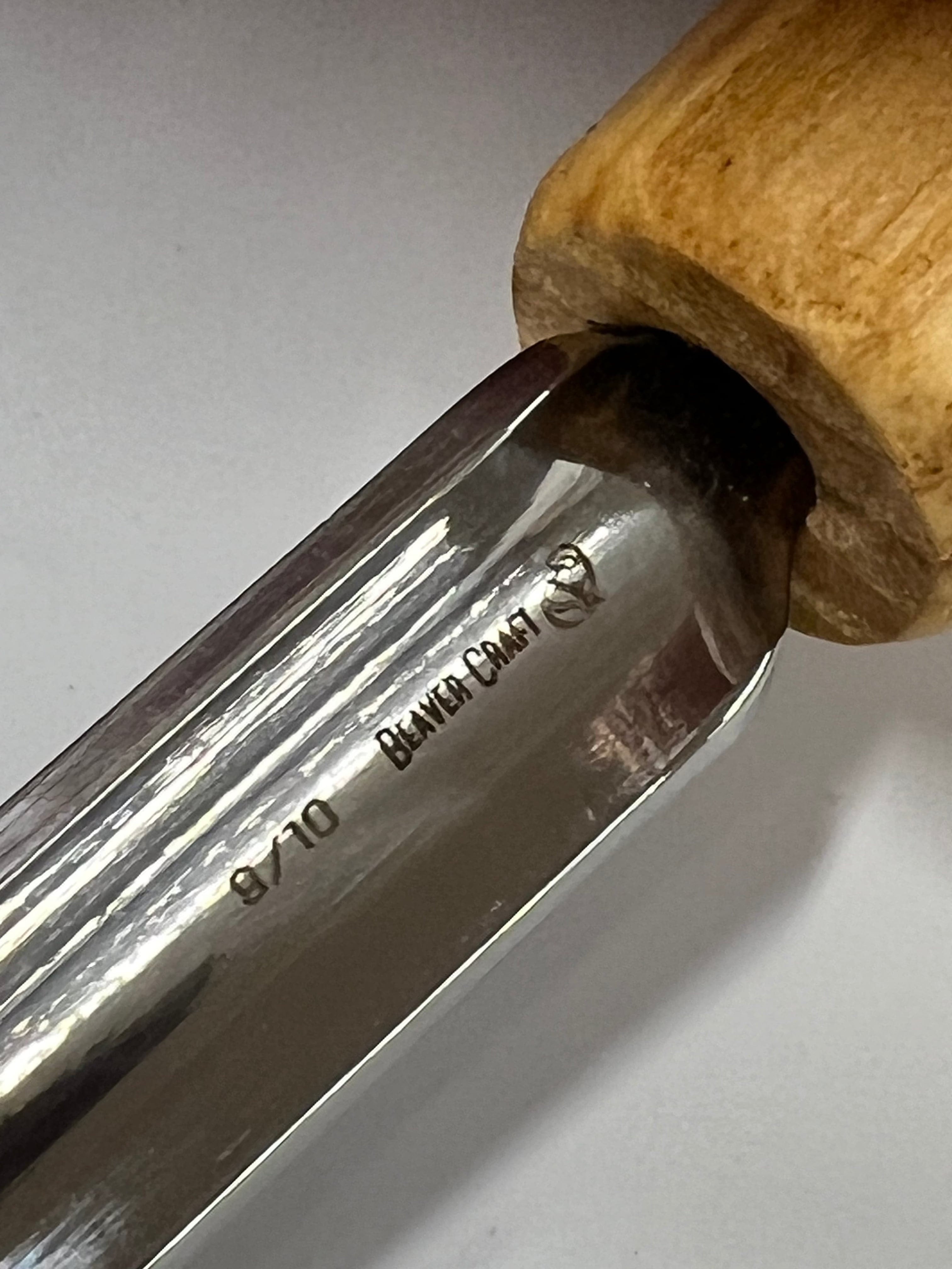 Träsniderijärn 75x10mm rak rundad mejsel P9/10 med kulhandtag