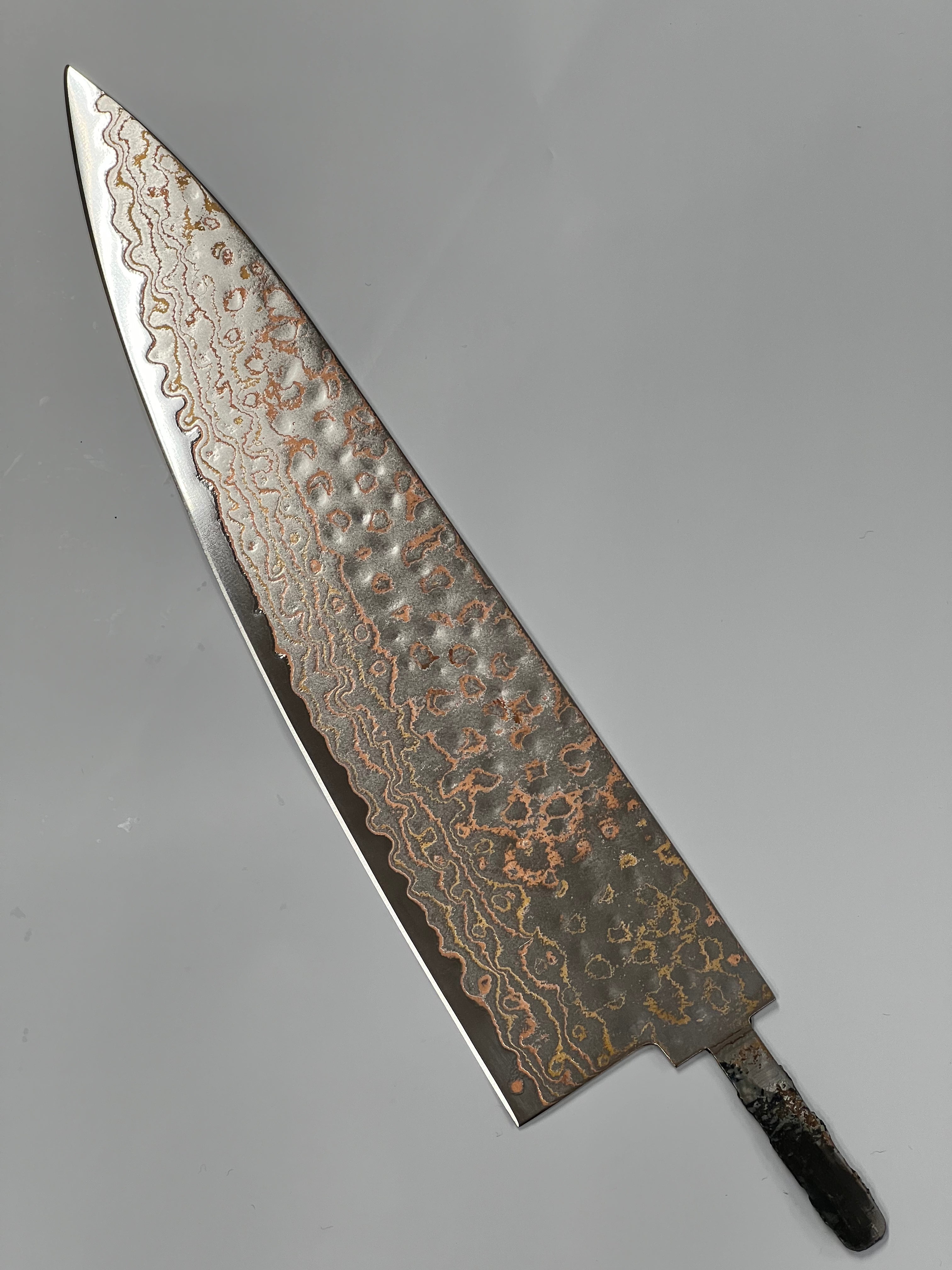 Kockkniv 220 mm rostfritt koppar Damaskus