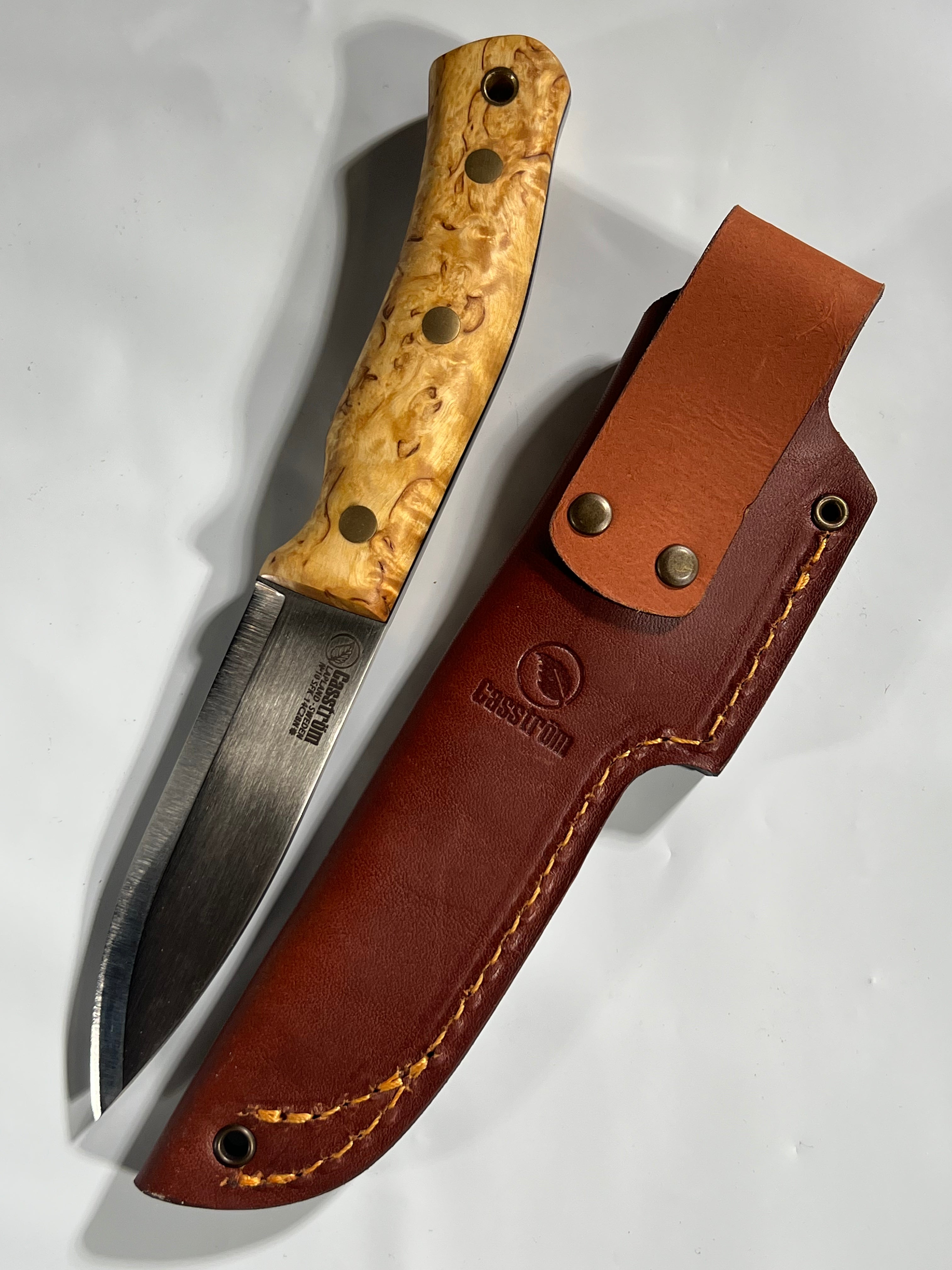 Casstrom nr 10 SFK-kniv med läderslida och lädersnodd
