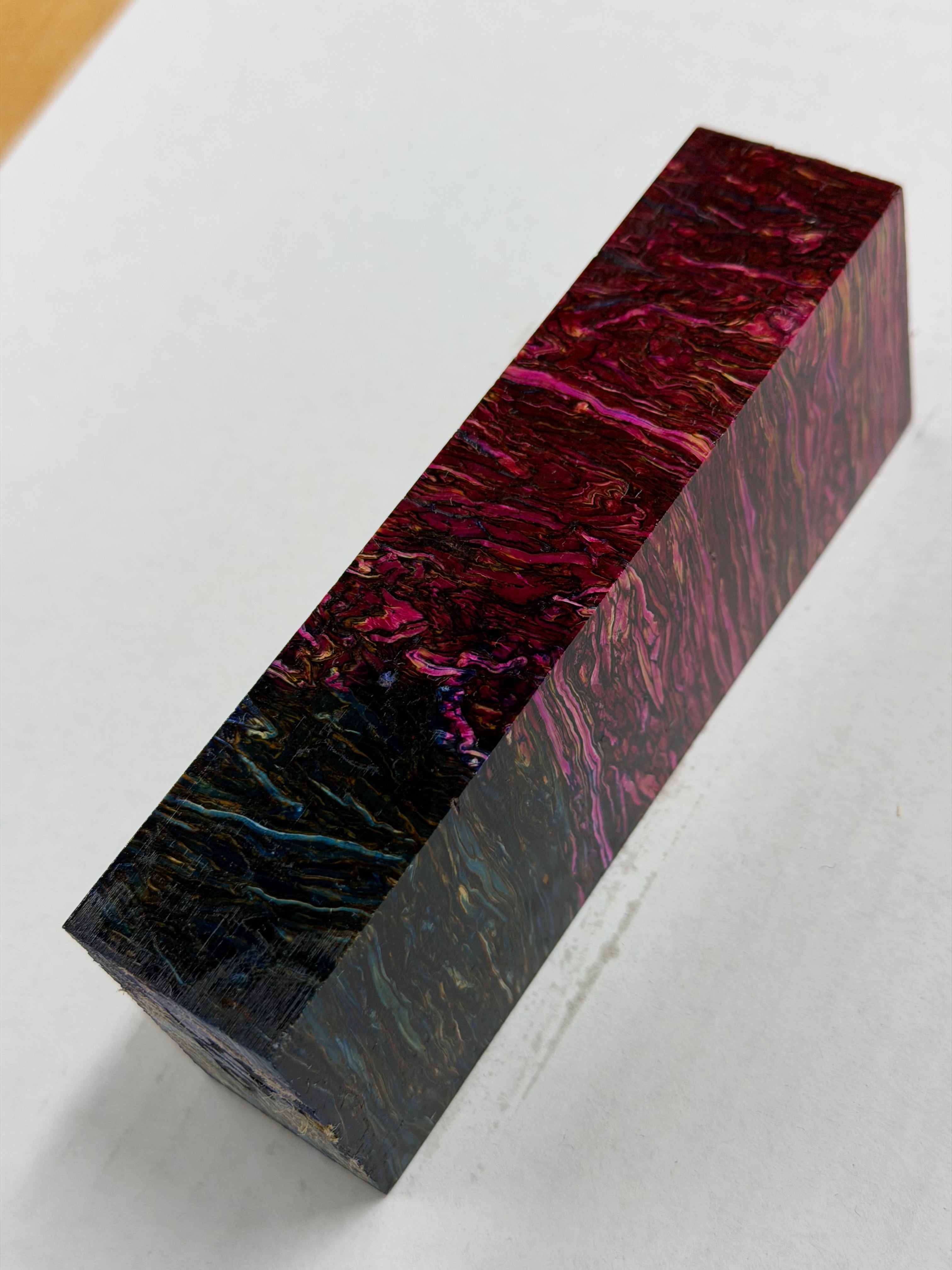 Stabiliserat skaftämne i trä och grönt hartsblock B-72