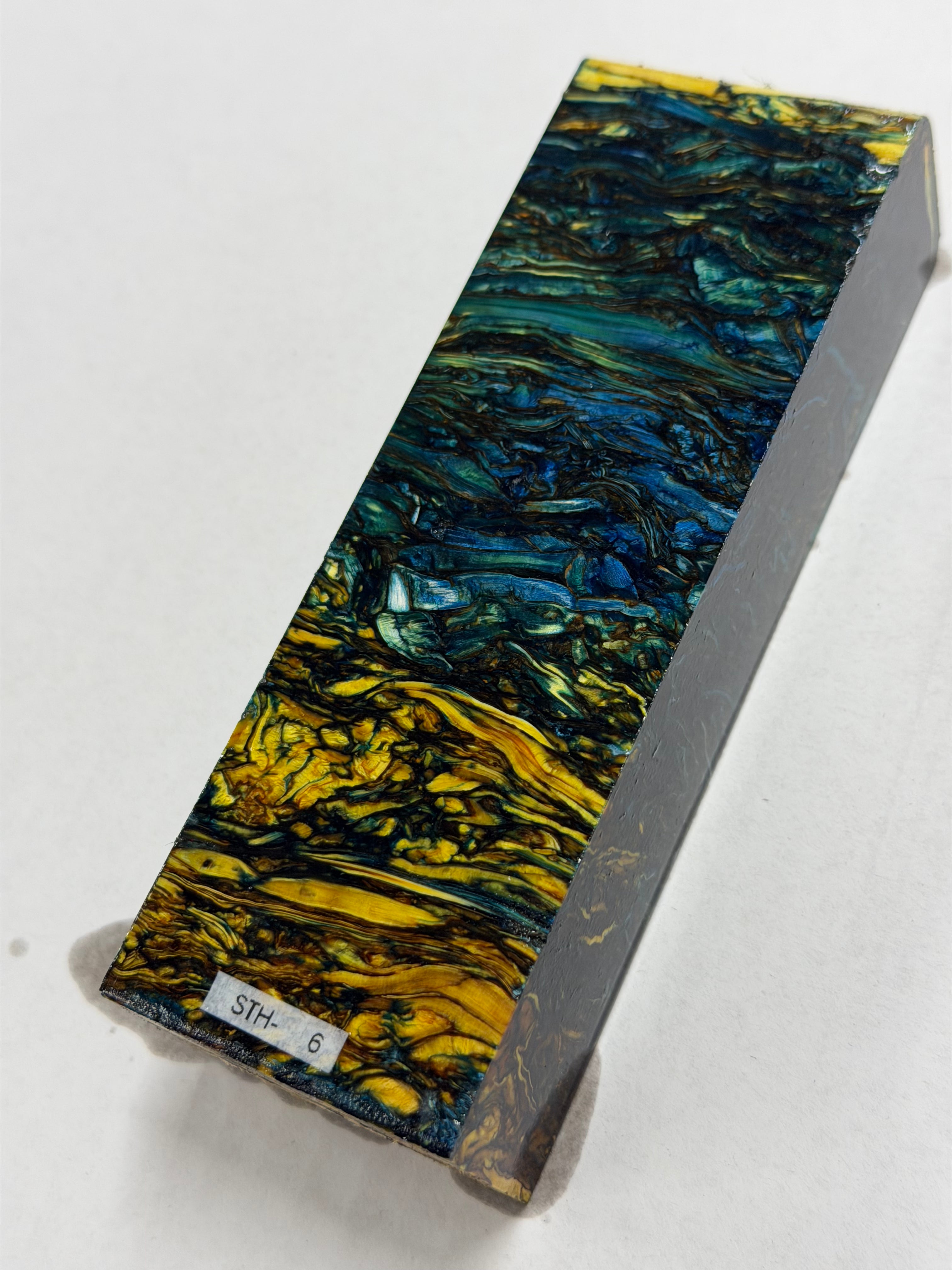 Stabiliserat skaftämne i trä och grönt hartsblock B-72