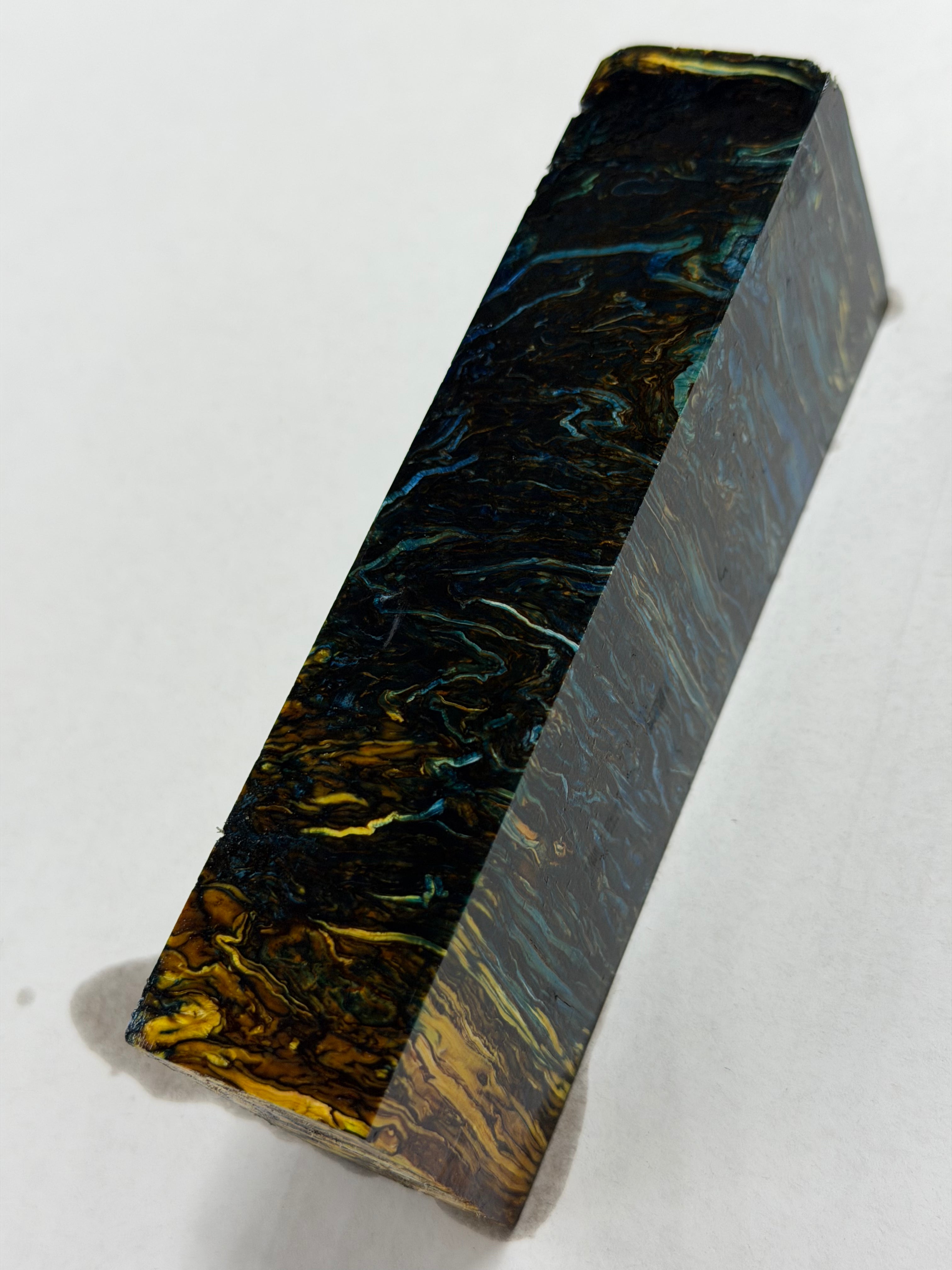 Stabiliserat skaftämne i trä och grönt hartsblock B-72