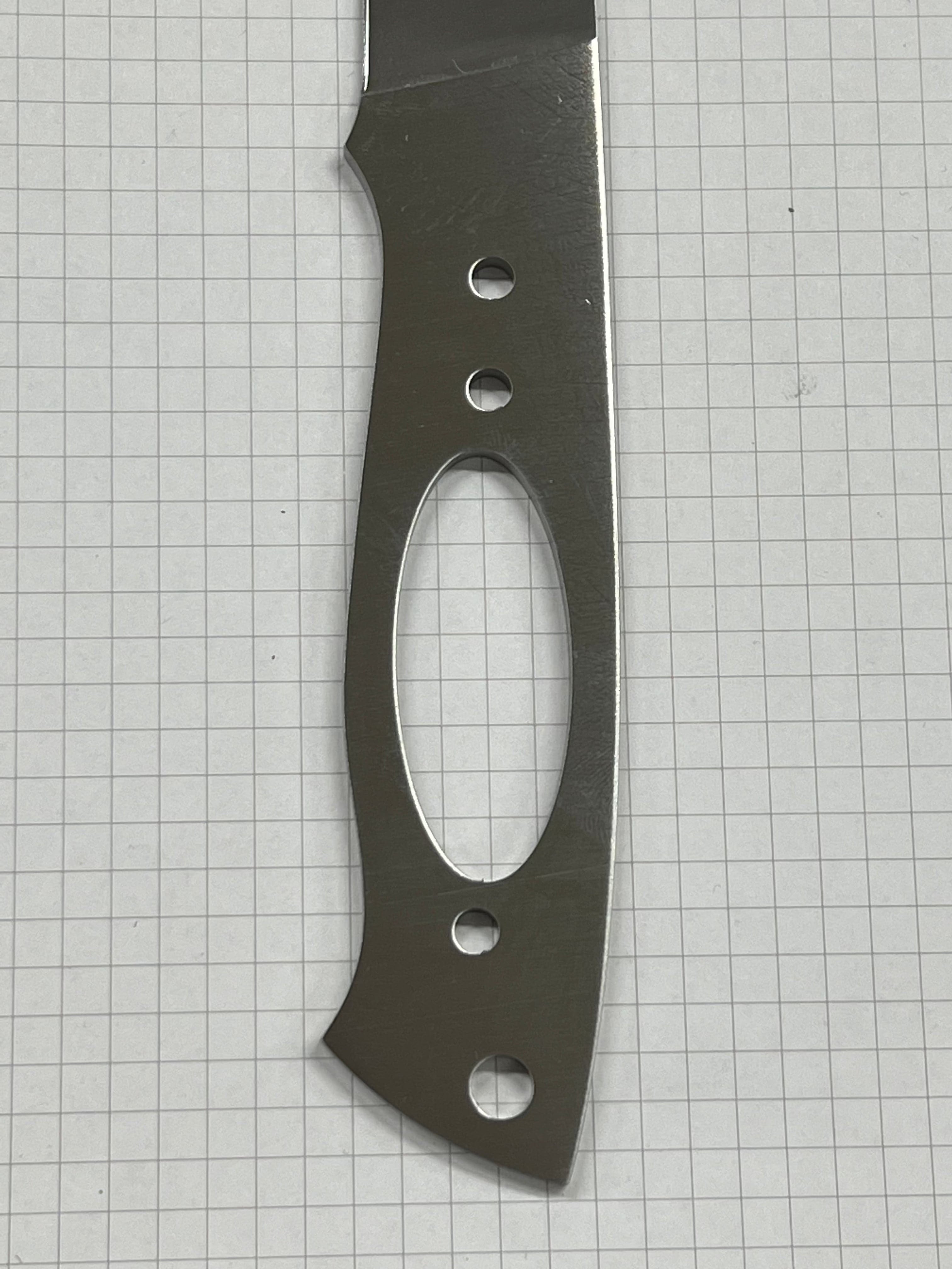 Brisa Trapper 95 Flat N690 knivblad i rostfritt stål