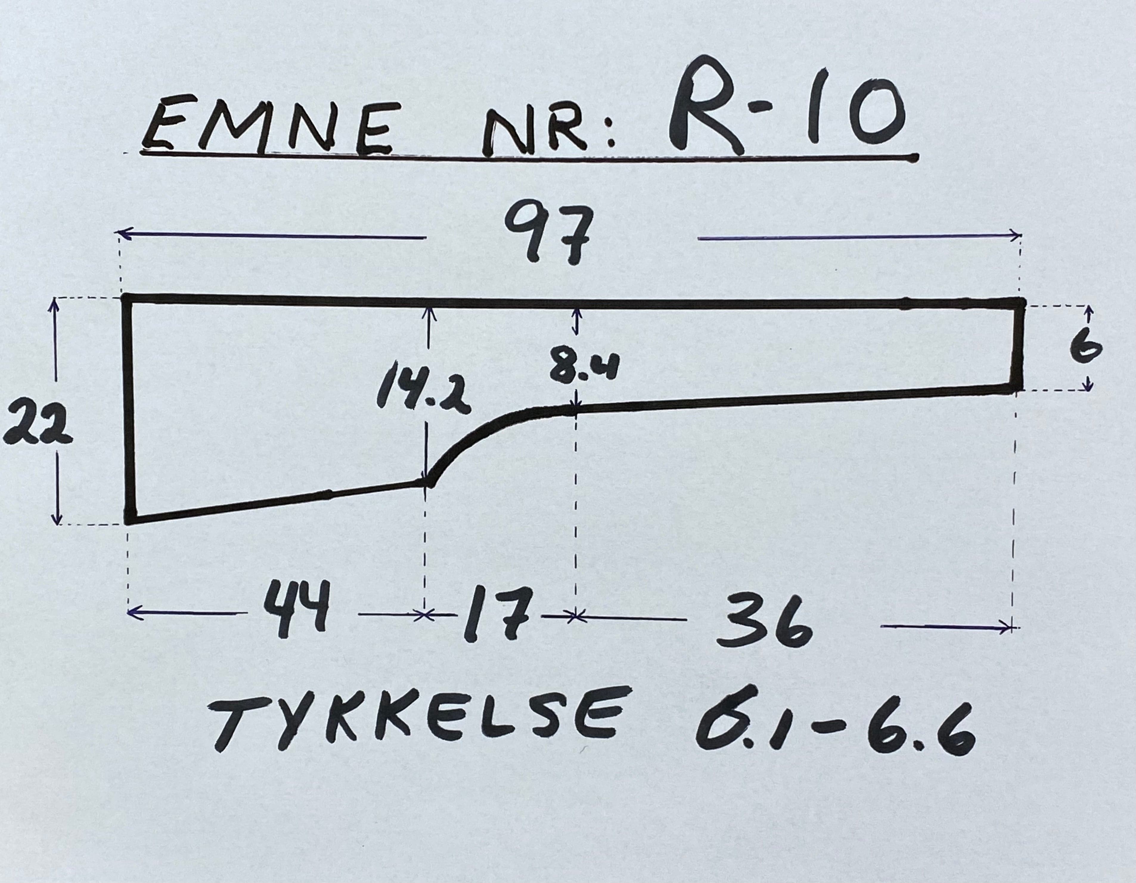 Gevärskolv i turkisk valnöt, klass 5 R-10